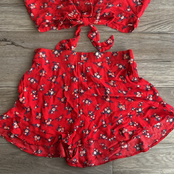 American Eagle | Red Floral Print 2-Piece - Picture 6 of 7